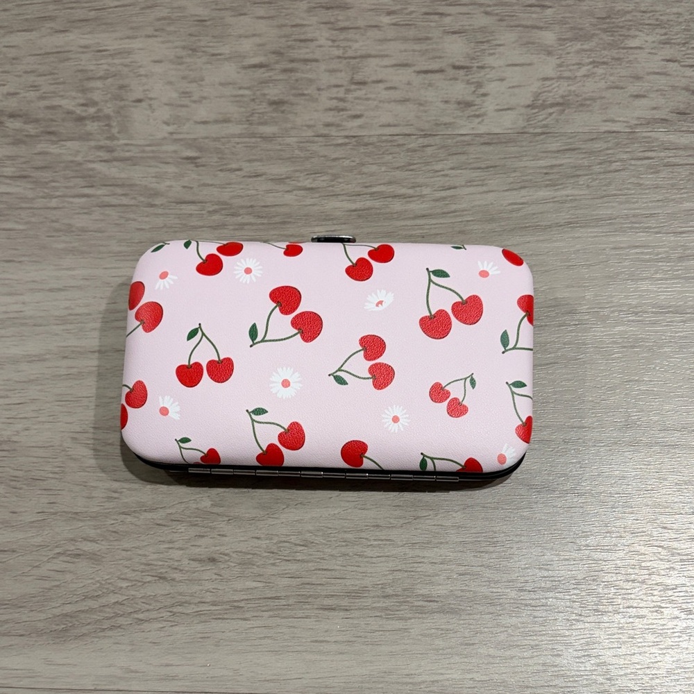 Pink Cherry & Daisy Print Manicure Kit